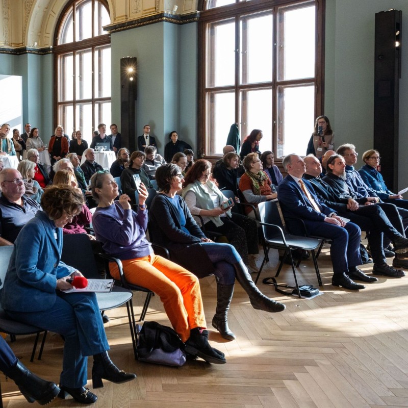 Journalist*innen bei der Jahrespressekonferenz 2026 des NHM Wien