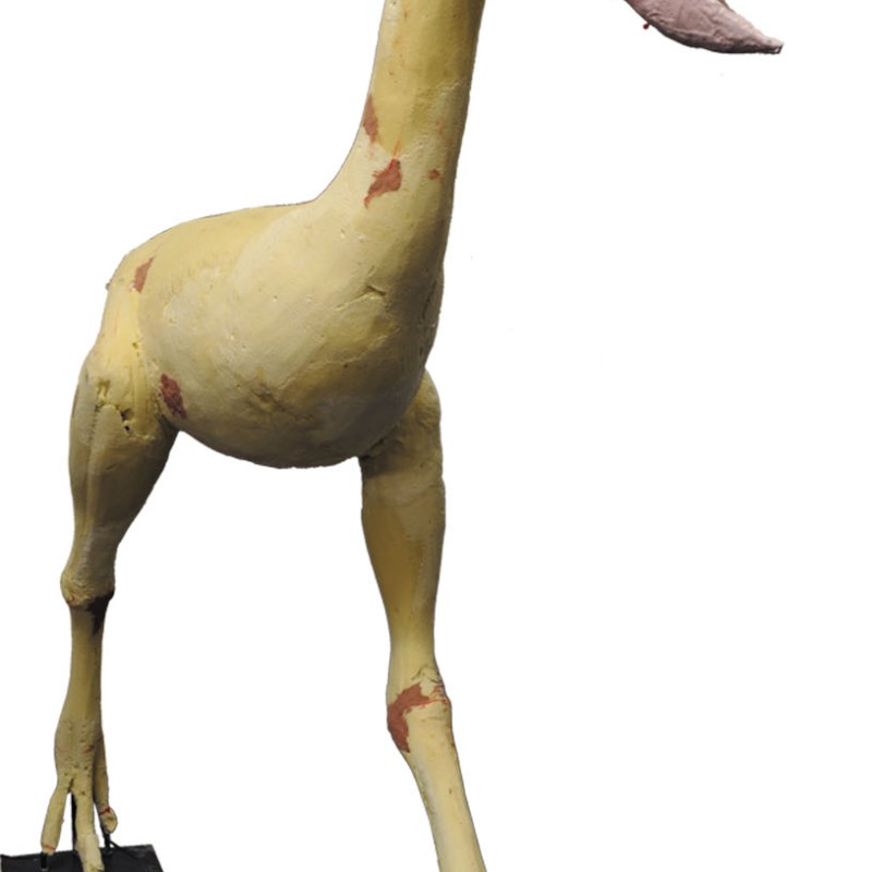 Rekonstruktion
                                 eines großen, flugunfähigen Terrorvogels mit kräftigem Schnabel, langen Beinen und hell-beigem Gefieder. (KI-generierter Alt-Text,
                                 erstellt mit GPT-4.1-mini)