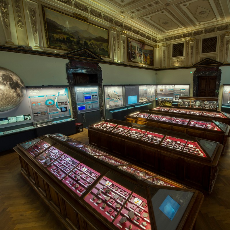 The meteorite exhibition in hall 5 of the NHM Vienna (c) NHM Vienna; Kurt Kracher 