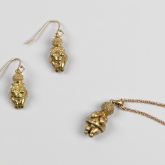 : Die Venus von Willendorf als persönliches Schmuckstück © NHM Wien, C. Potter